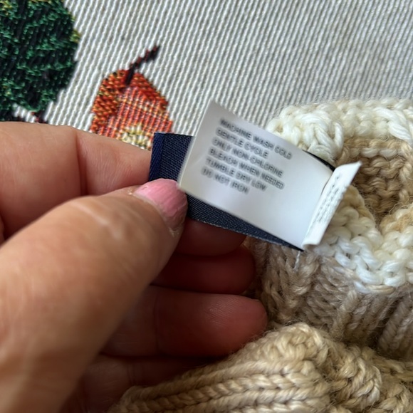 GAP Tan and White Striped Gloves NWT - Picture 5 of 5